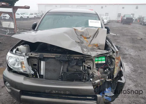 2010 Toyota Tacoma Base V6 из США, поврежденный, VIN 3TMLU4ENXAM055826